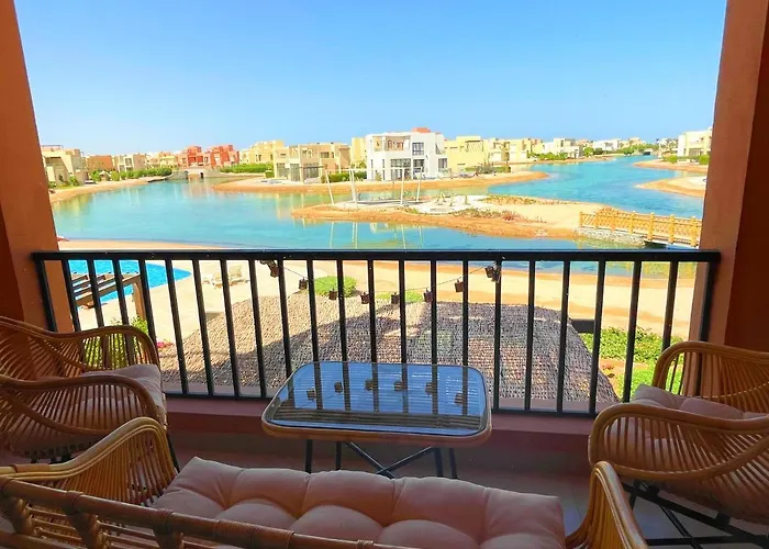 Boho Chic - Scenic Lagoon View At Tawila, Gouna
