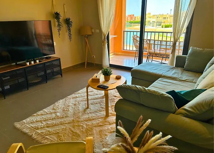Boho Chic - Scenic Lagoon View At Tawila, Gouna