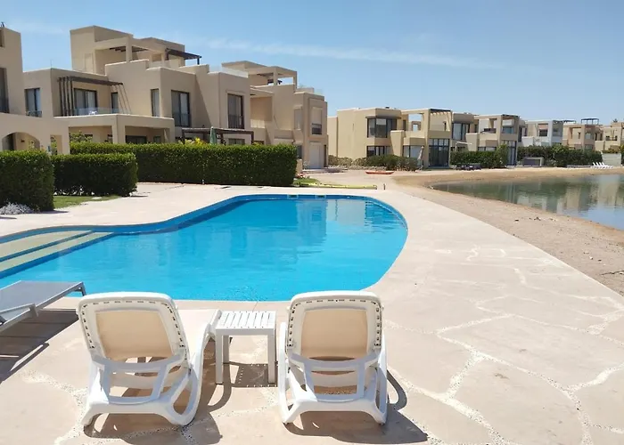 Boho Chic - Scenic Lagoon View At Tawila, Gouna